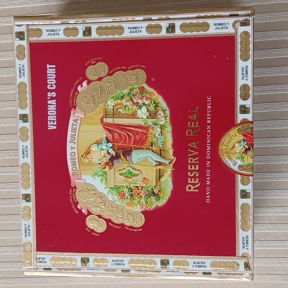 Romeo Y Julieta Empty Wood Cigar Box - Picture 2 of 10